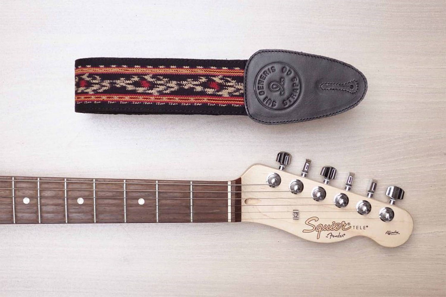 SUI GENERIS STRAPS 1